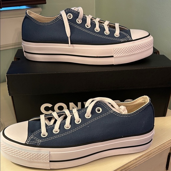 Converse Women's Blue Platform Canvas Sneakers - Picture 1 of 3